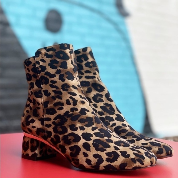 J. Renee Danabelle - Picture 6 of 10